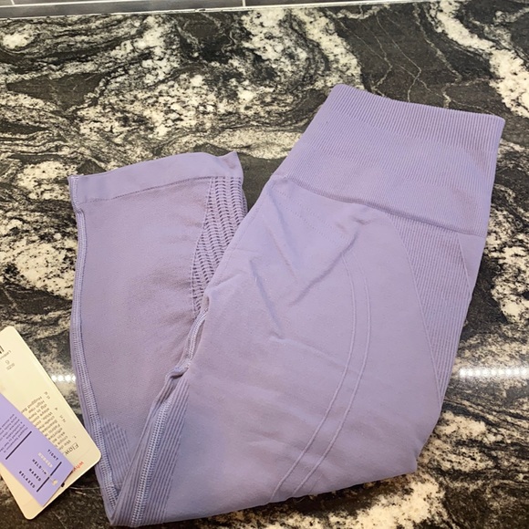 NWT Lululemon Flow & Go crop size 6 - Picture 2 of 4
